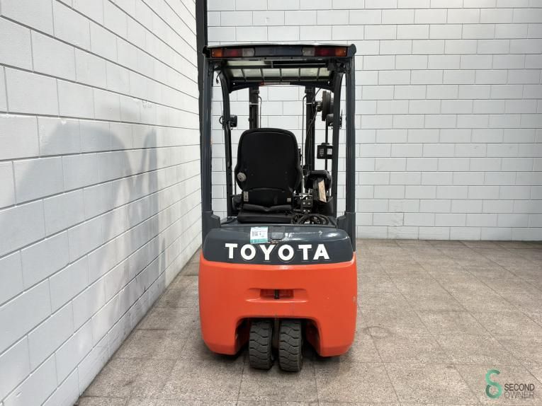 Heftrucks Elektrisch Toyota 8FBET15 2011