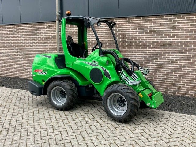 New AVANT 755 TLD+ loader with weight of 1970 kgs