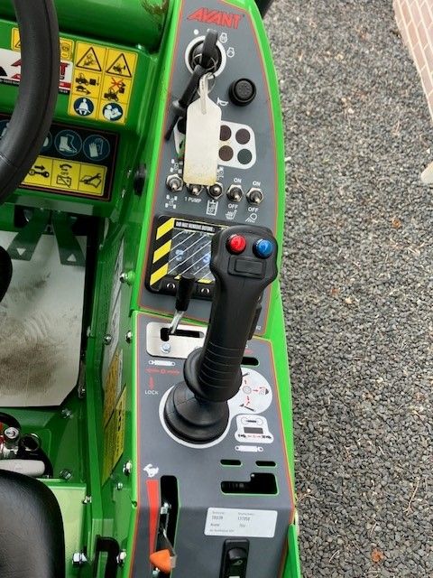 New AVANT 755 TLD+ loader with weight of 1970 kgs