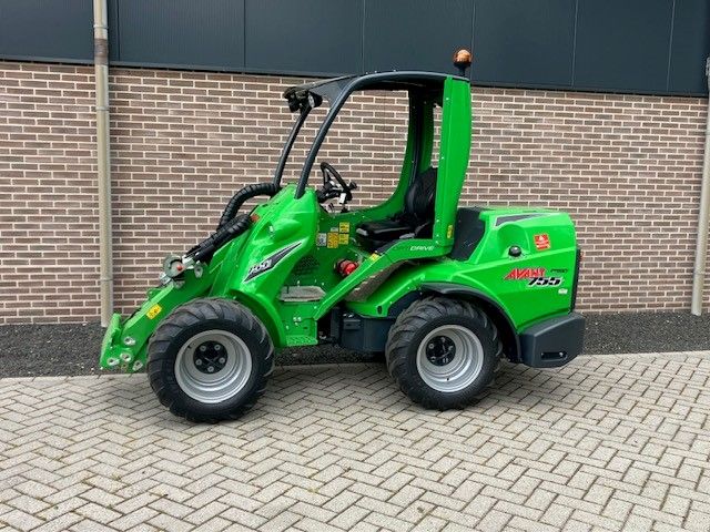 New AVANT 755 TLD+ loader with weight of 1970 kgs