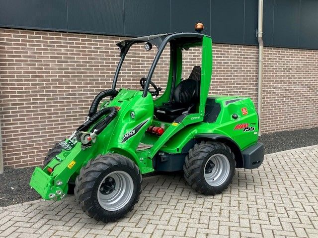 New AVANT 755 TLD+ loader with weight of 1970 kgs