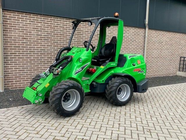 New AVANT 755 TLD+ loader with weight of 1970 kgs