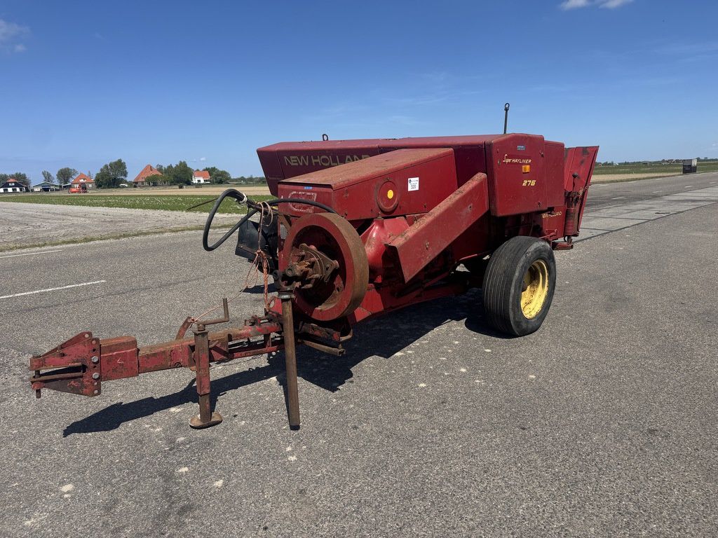 New Holland 276