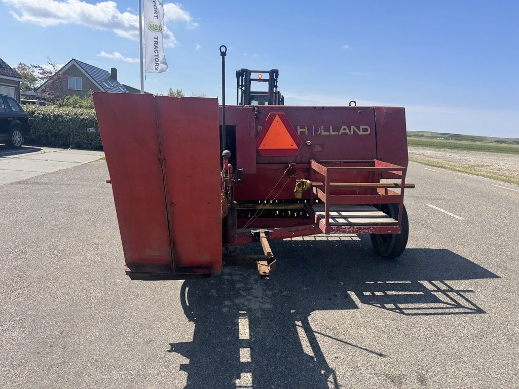 New Holland 276