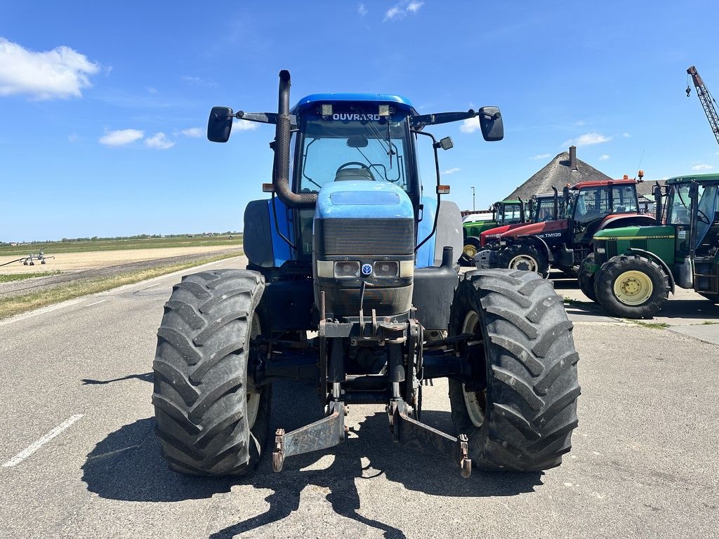 New Holland TM 175