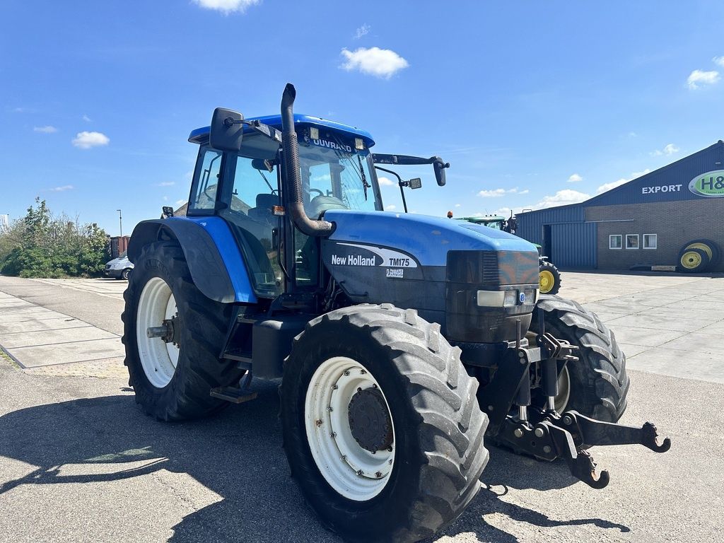 New Holland TM 175