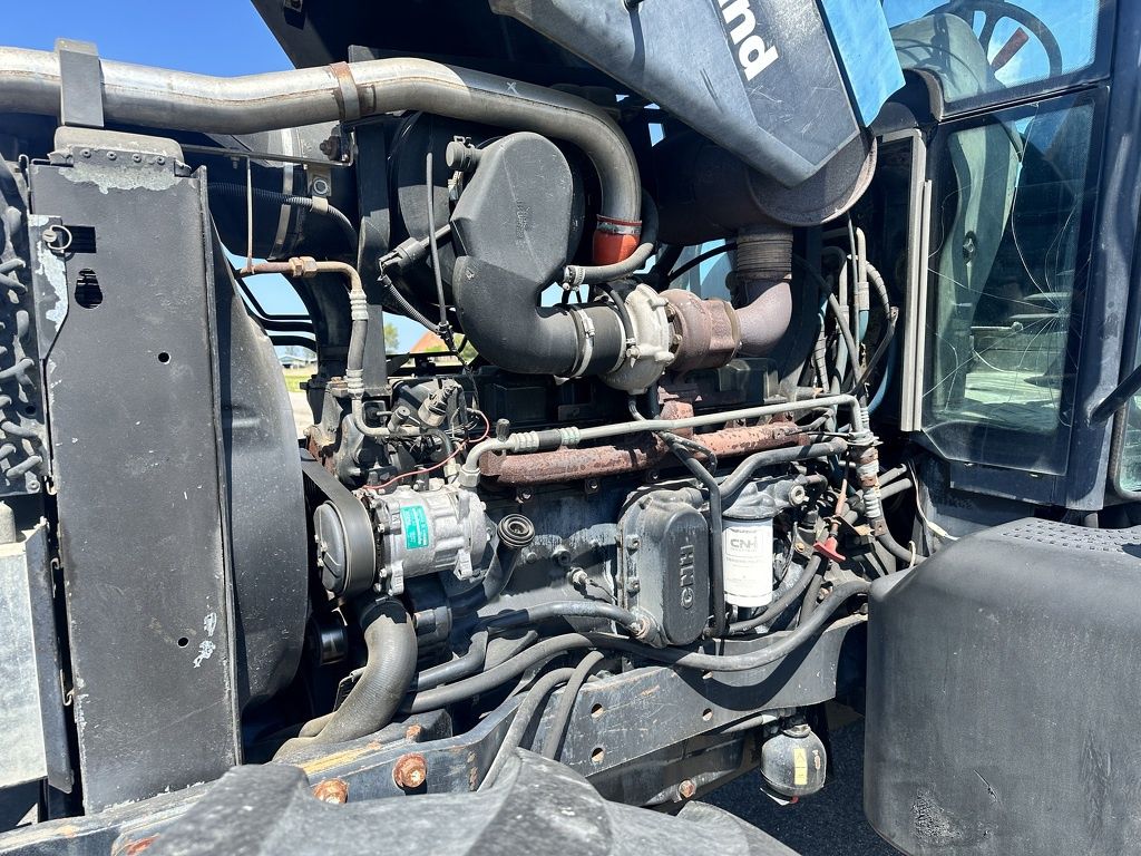 New Holland TM 175