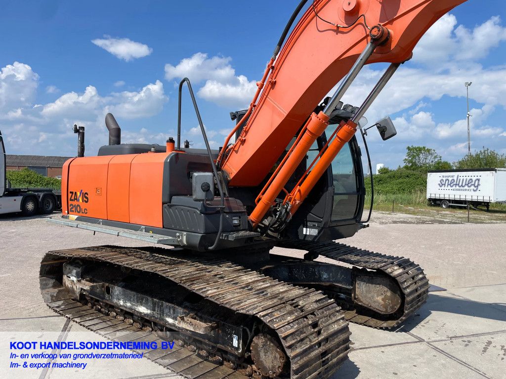Hitachi Zx 210LC-5 Semi Long Reach!