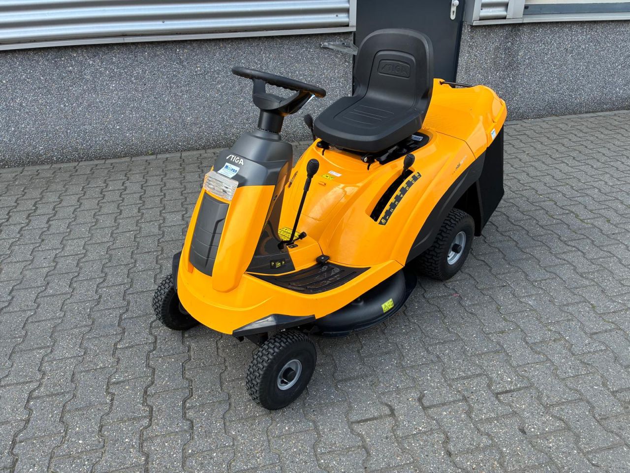 Stiga Combi 2072 H zitmaaier met opvang