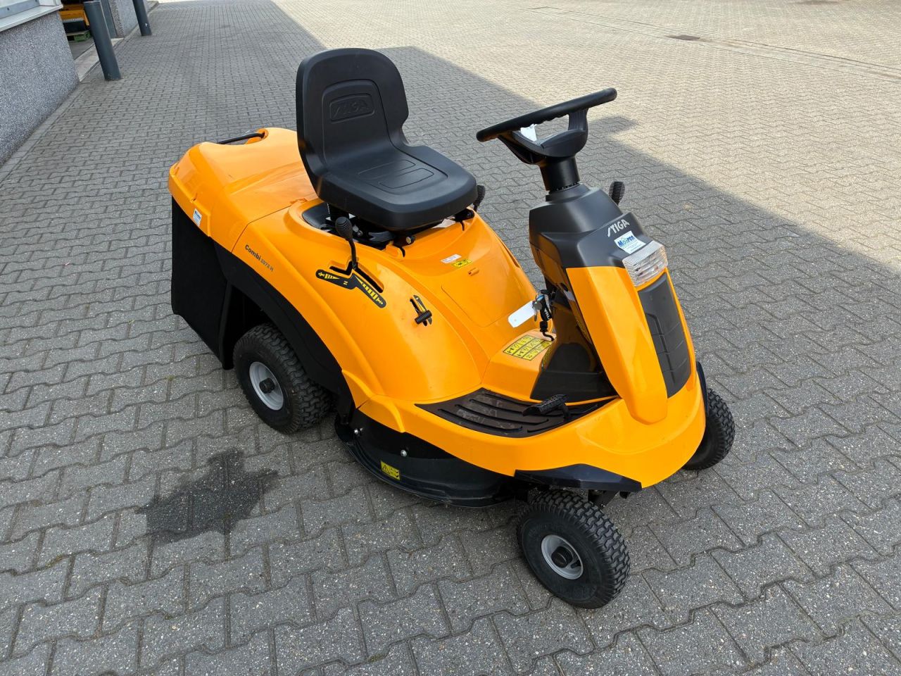 Stiga Combi 2072 H zitmaaier met opvang