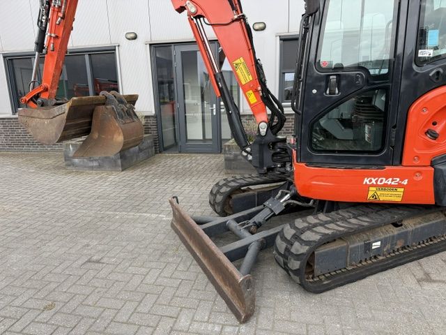 Kubota Kx042-4 3000u 4.2T Minigraver Midikraan SLP/SRT A/C Ovdr