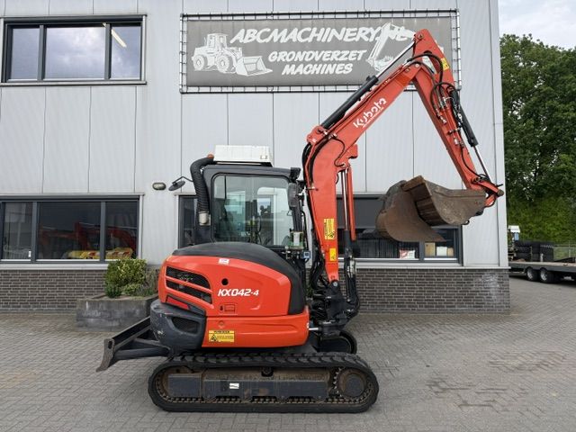 Kubota Kx042-4 3000u 4.2T Minigraver Midikraan SLP/SRT A/C Ovdr