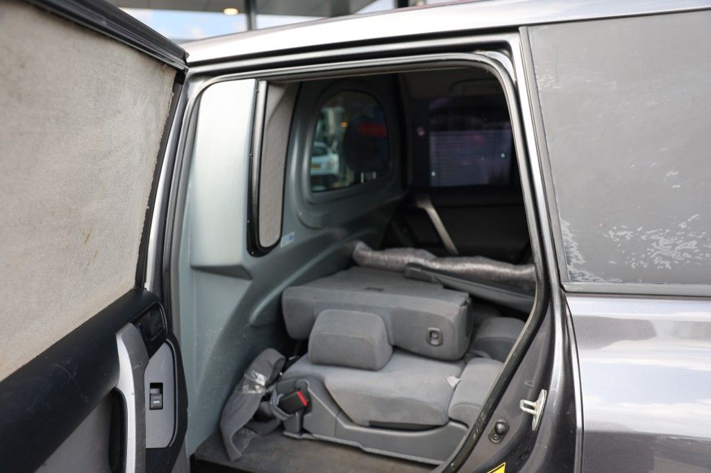 Toyota Landcruiser 150 3.0D-4D 5DRS LX A/T VAN