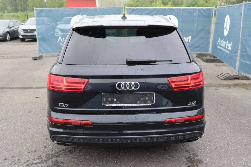 SUV Audi Q7 Diesel 272hp 2015 (Margin)