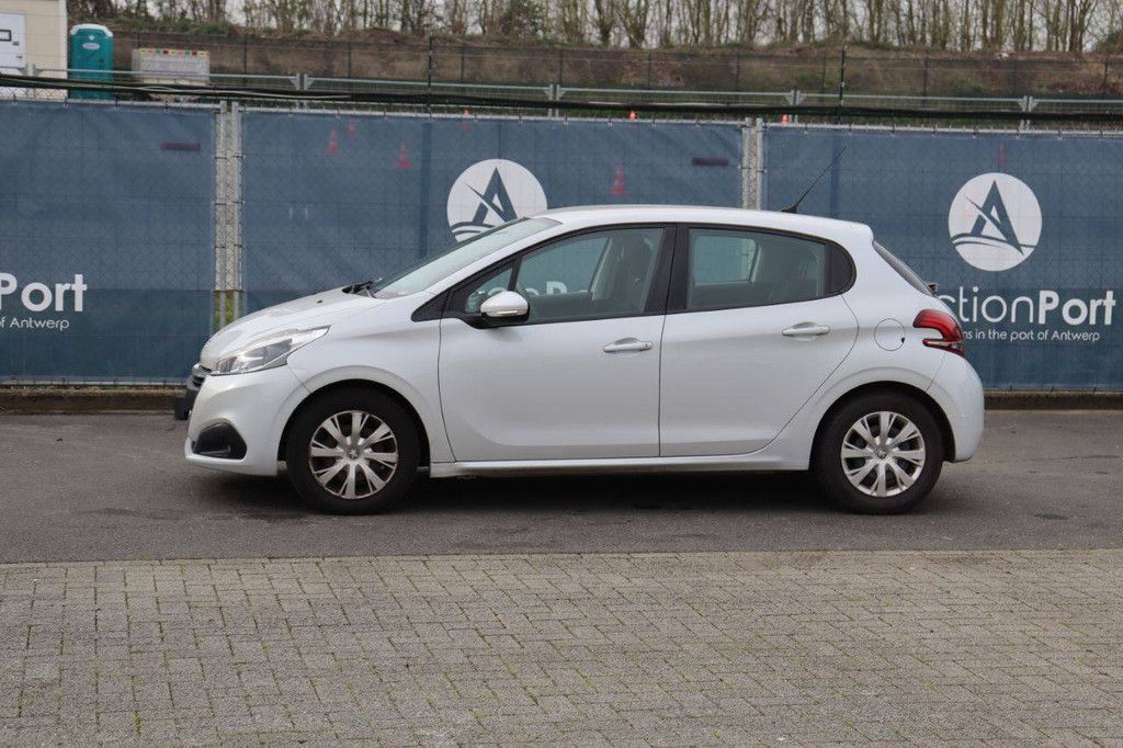 Passenger car Peugeot 208 Petrol 82hp 2017 (Margin)