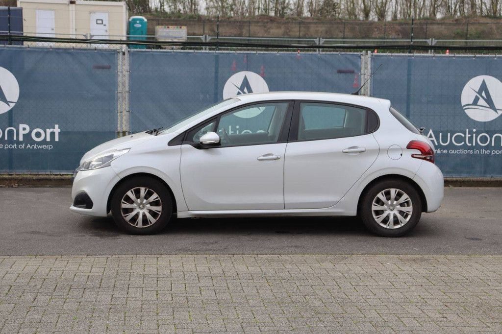 Passenger car Peugeot 208 Petrol 82hp 2017 (Margin)