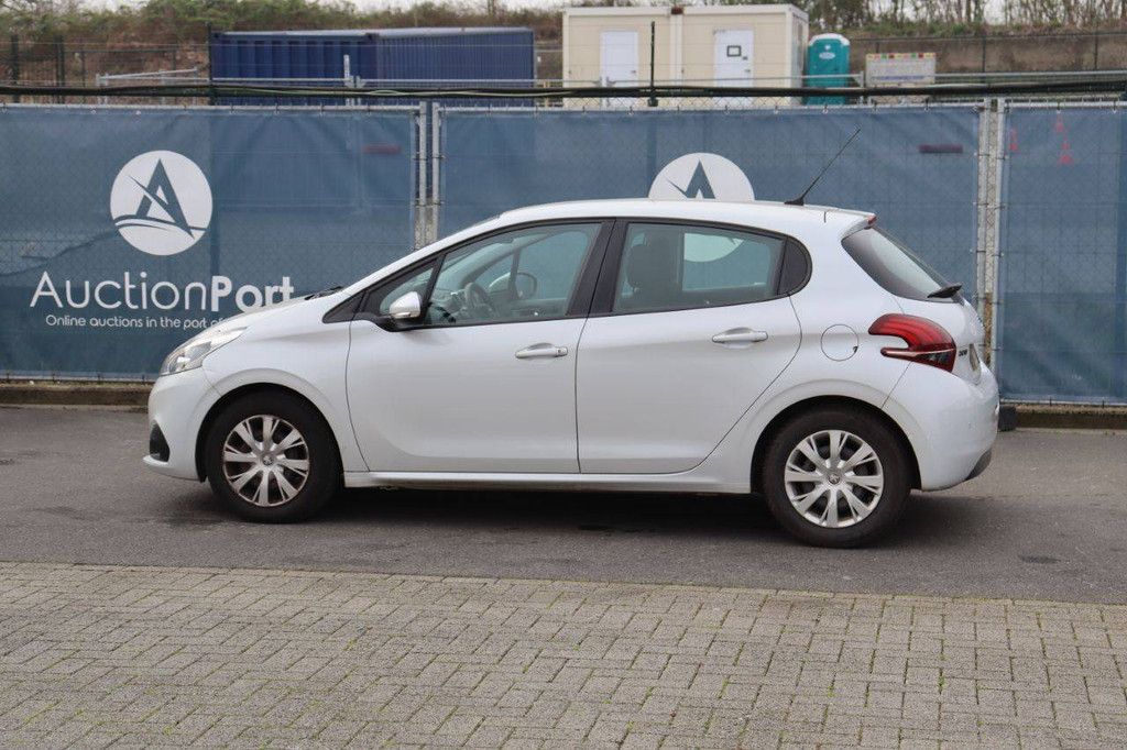 Passenger car Peugeot 208 Petrol 82hp 2017 (Margin)