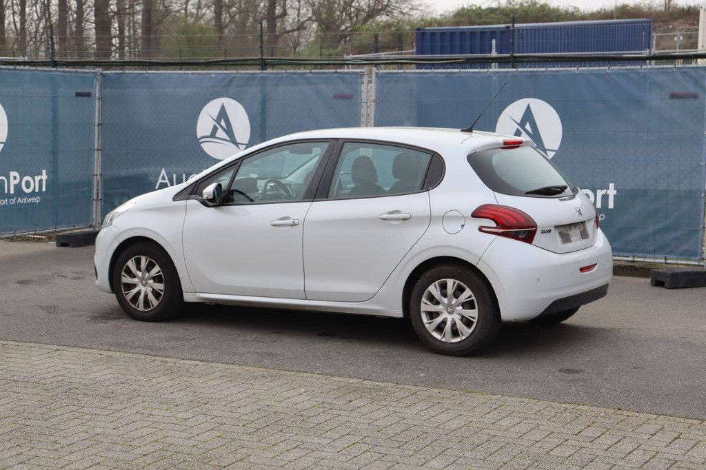 Passenger car Peugeot 208 Petrol 82hp 2017 (Margin)