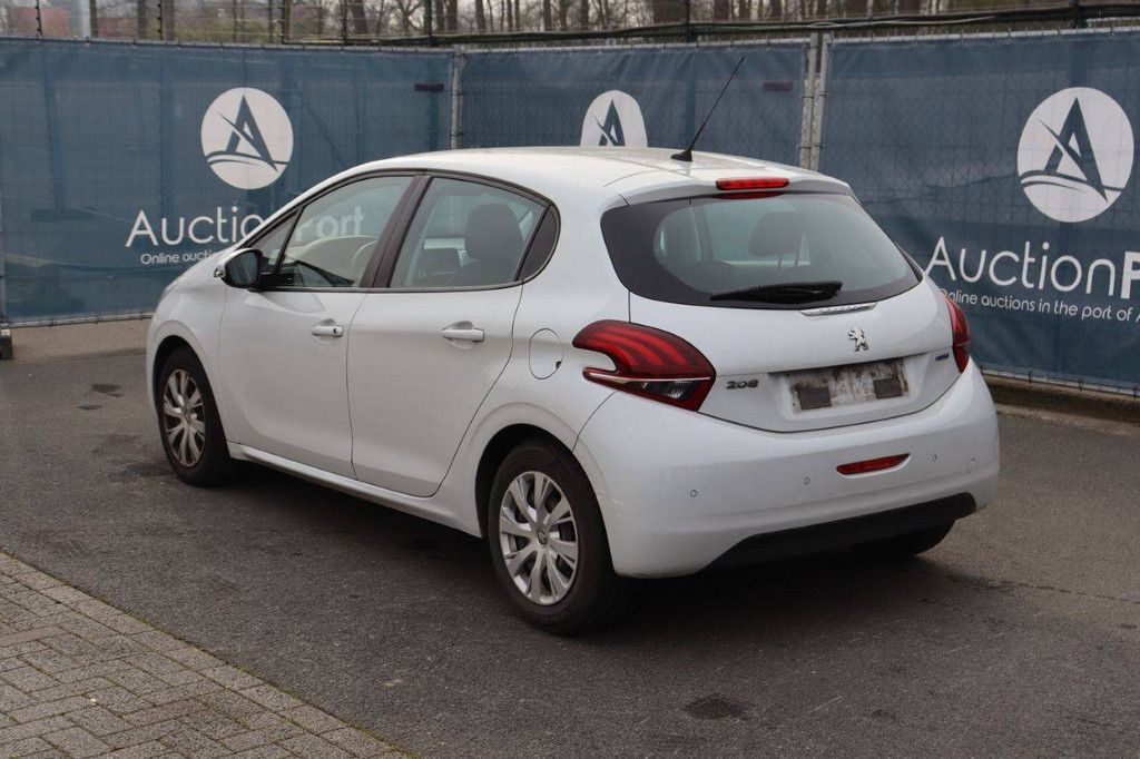 Passenger car Peugeot 208 Petrol 82hp 2017 (Margin)