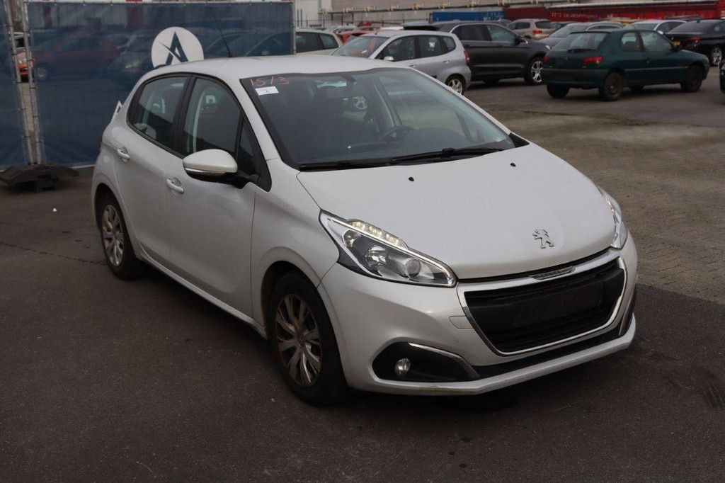 Passenger car Peugeot 208 Petrol 82hp 2017 (Margin)