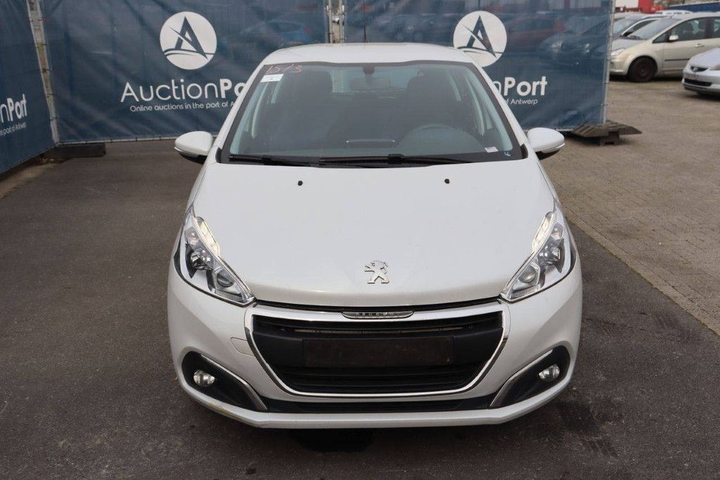 Passenger car Peugeot 208 Petrol 82hp 2017 (Margin)