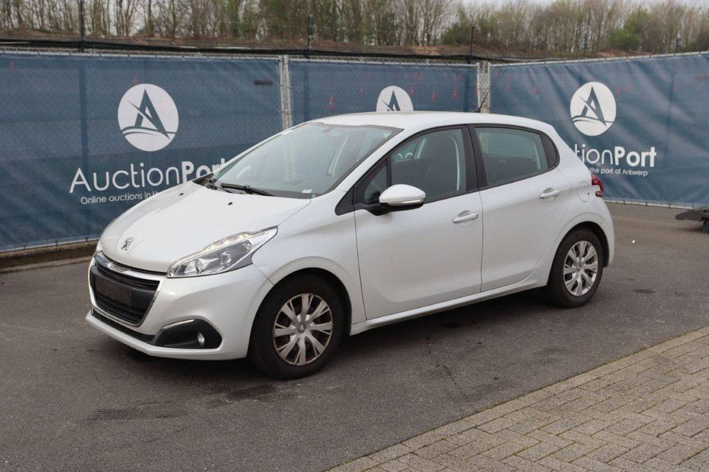 Passenger car Peugeot 208 Petrol 82hp 2017 (Margin)