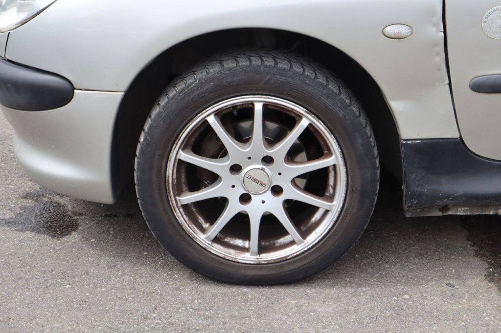 Passenger car Peugeot 206 Petrol 75hp 2006 (Margin)
