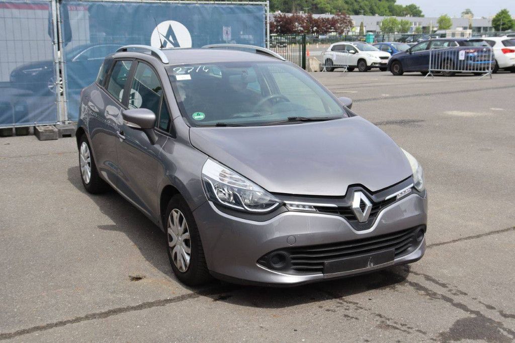 Pkw Renault Clio Benzin 90 PS 2015 (Marge)