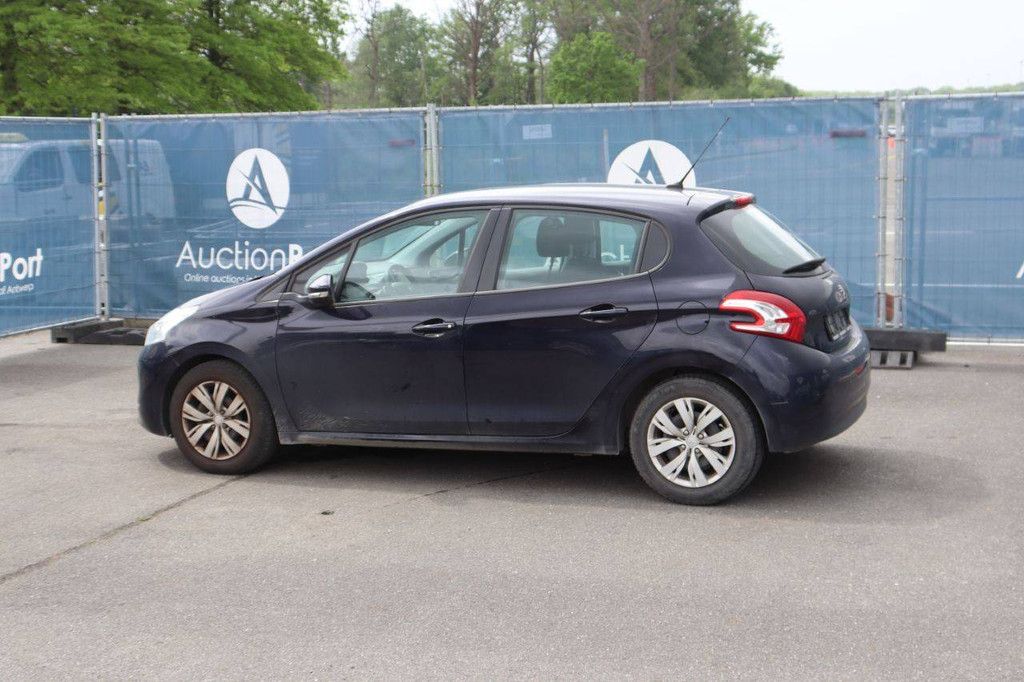 Pkw Peugeot 208 Benzin 82 PS 2013 (Margin)