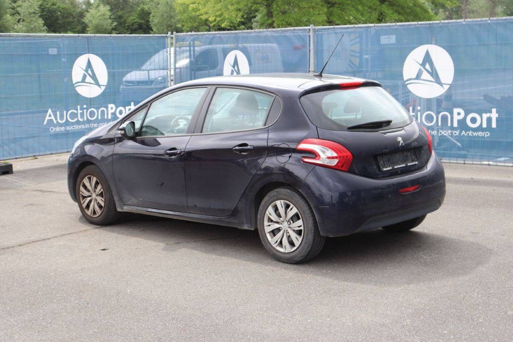 Pkw Peugeot 208 Benzin 82 PS 2013 (Margin)