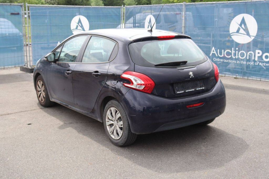 Pkw Peugeot 208 Benzin 82 PS 2013 (Margin)