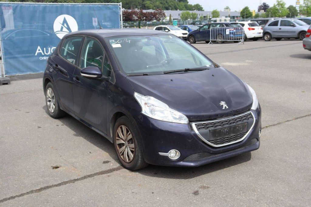 Pkw Peugeot 208 Benzin 82 PS 2013 (Margin)