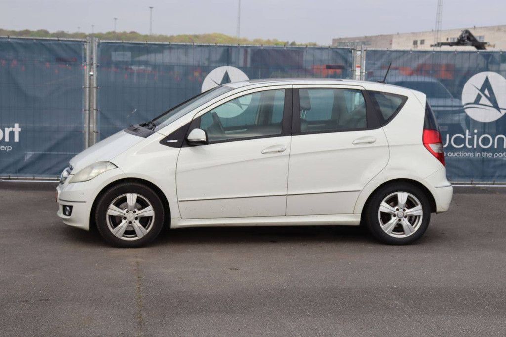 Pkw Mercedes-Benz A-Klasse Benzin 95 PS 2009 (Margin)