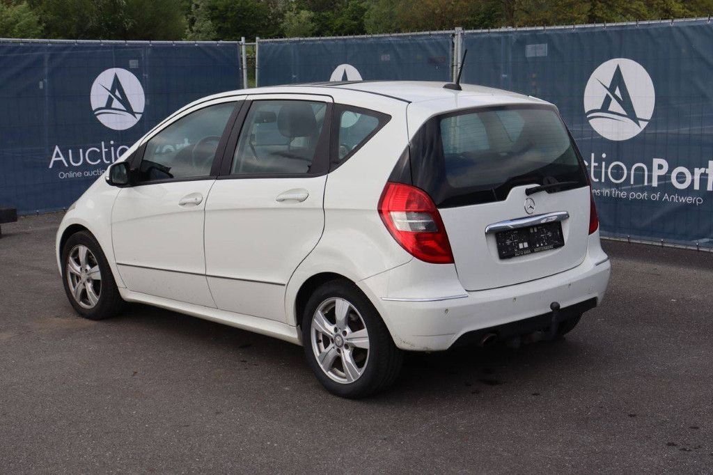 Pkw Mercedes-Benz A-Klasse Benzin 95 PS 2009 (Margin)