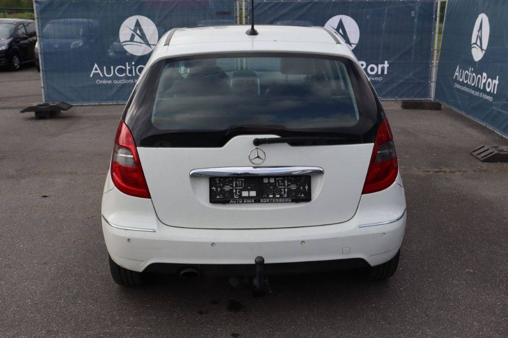 Pkw Mercedes-Benz A-Klasse Benzin 95 PS 2009 (Margin)