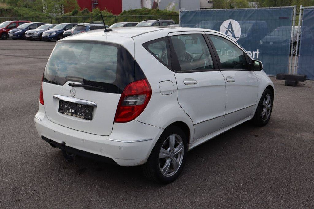 Pkw Mercedes-Benz A-Klasse Benzin 95 PS 2009 (Margin)