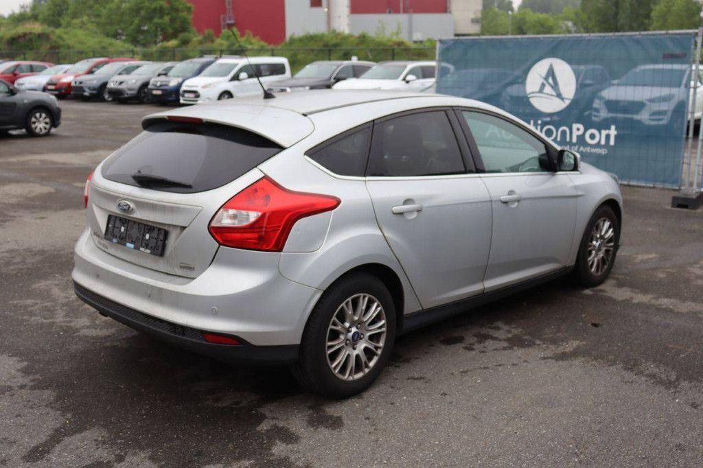 Passenger car Ford Focus Petrol 125hp 2013 (Margin)