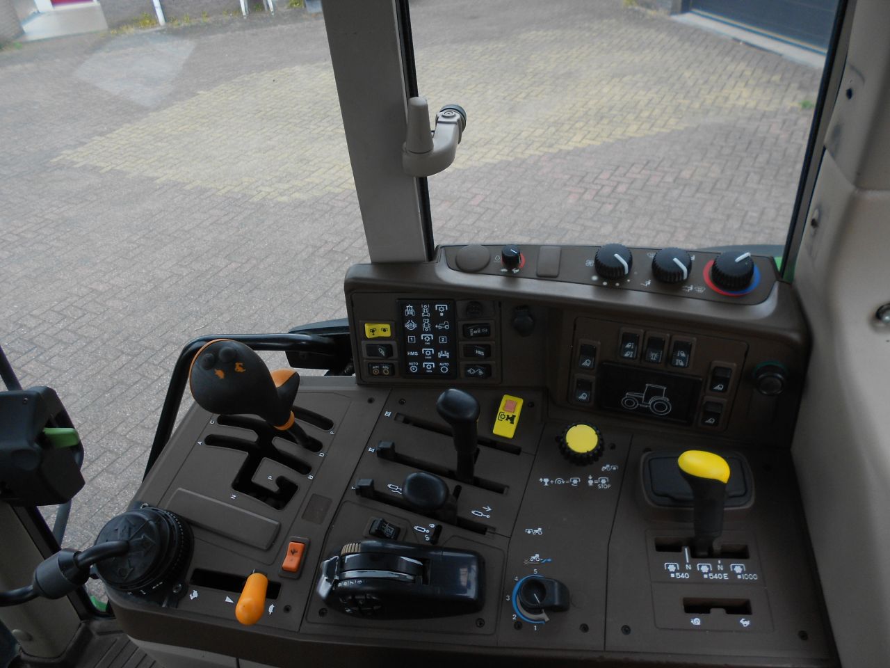 John deere 6520