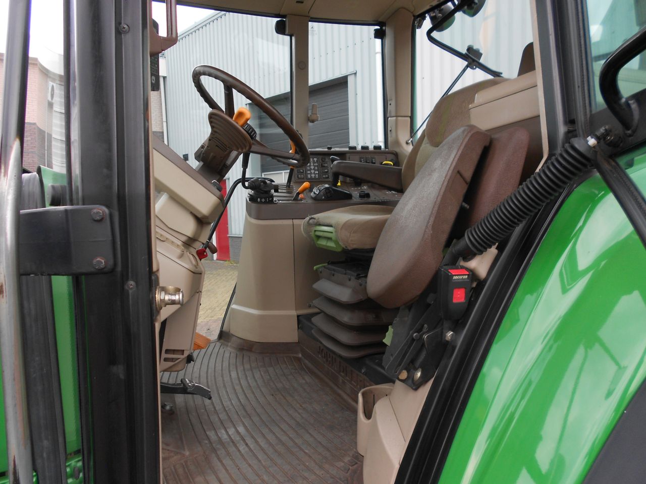 John deere 6520