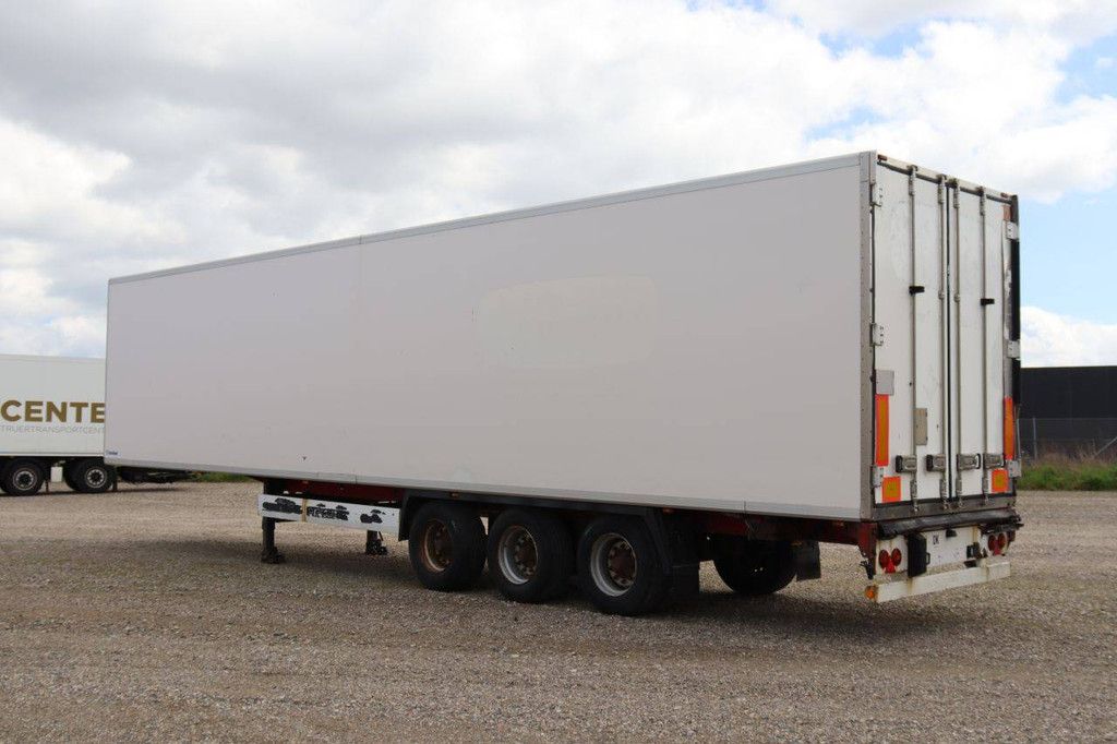 Geschlossener Sattelauflieger Krone SD 39000kg 2009