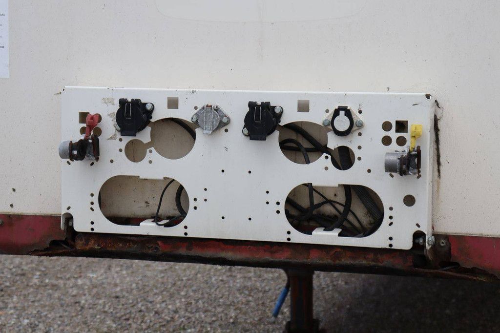 Geschlossener Sattelauflieger Krone SD 39000kg 2009