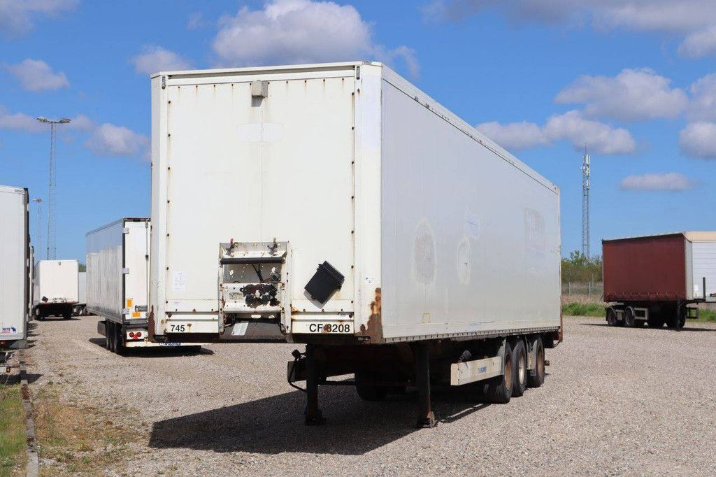 Geschlossener Sattelauflieger Krone SD 41000kg 2010