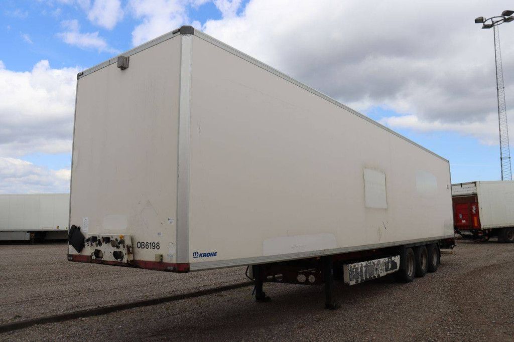 Closed Semi-Trailer Krone SD 39000kg 2007