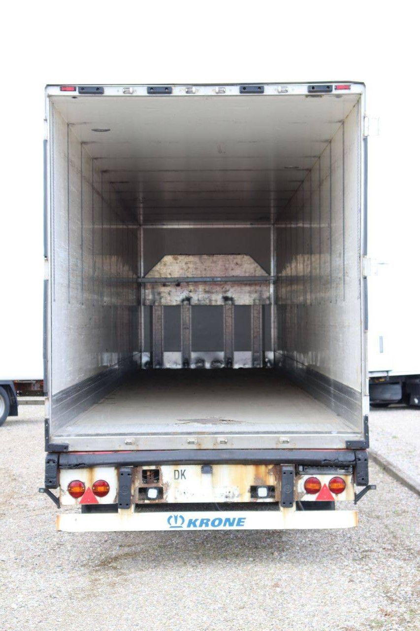 Closed Semi-Trailer Krone SD 39000kg 2007