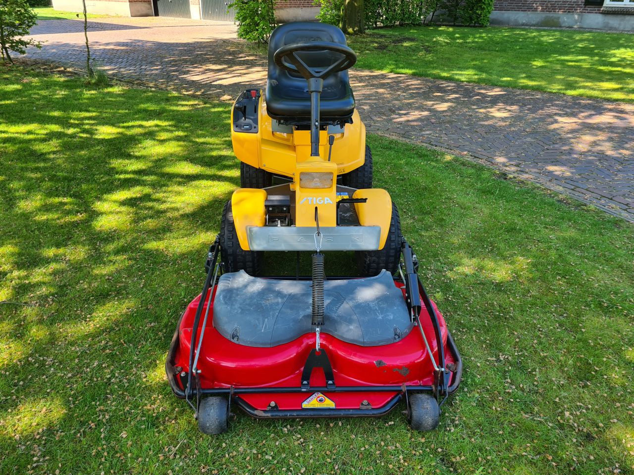 Stiga park frontmaaier zitmaaier mulch hydrostaat.