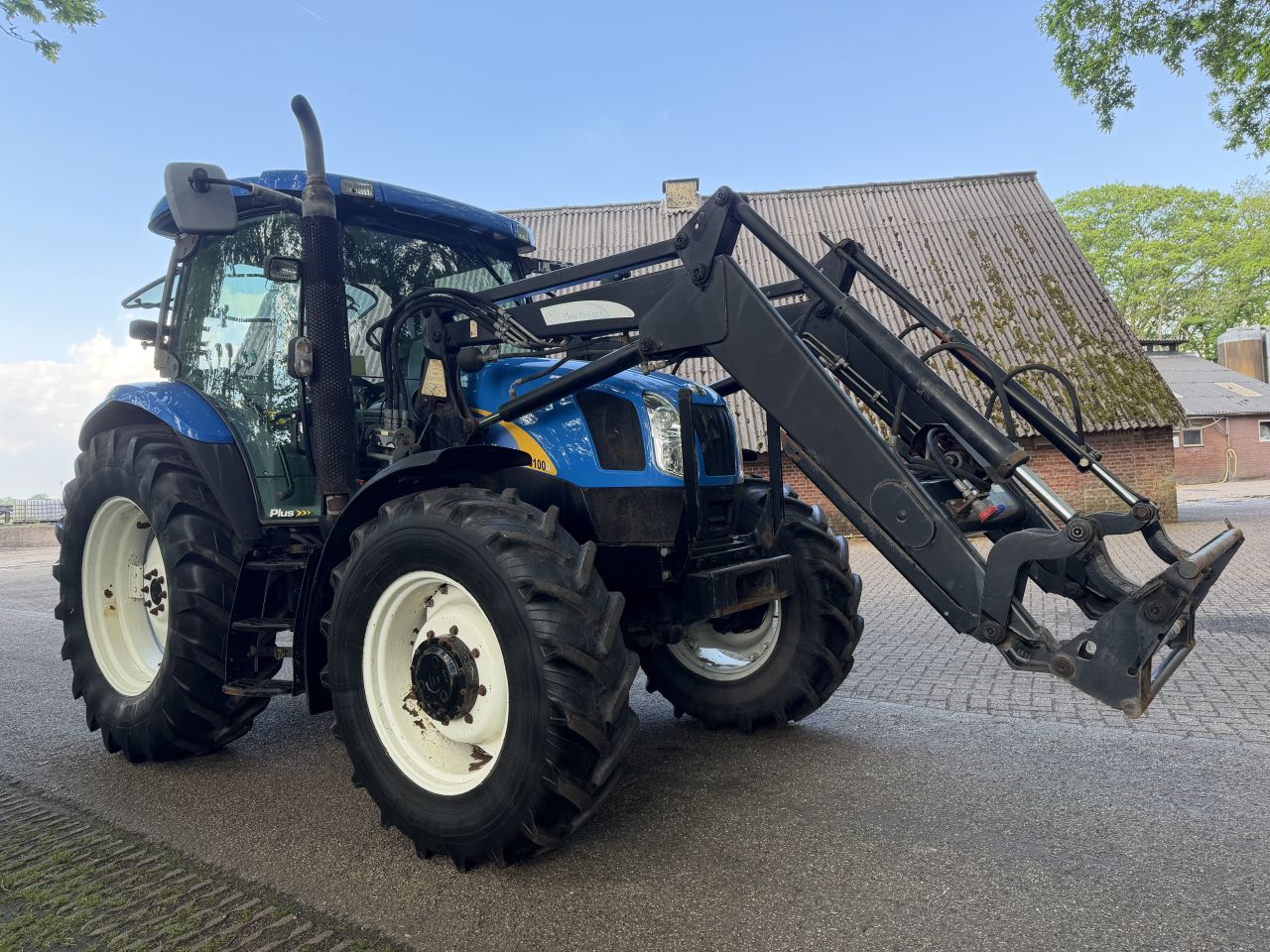 New Holland TS100A Plus