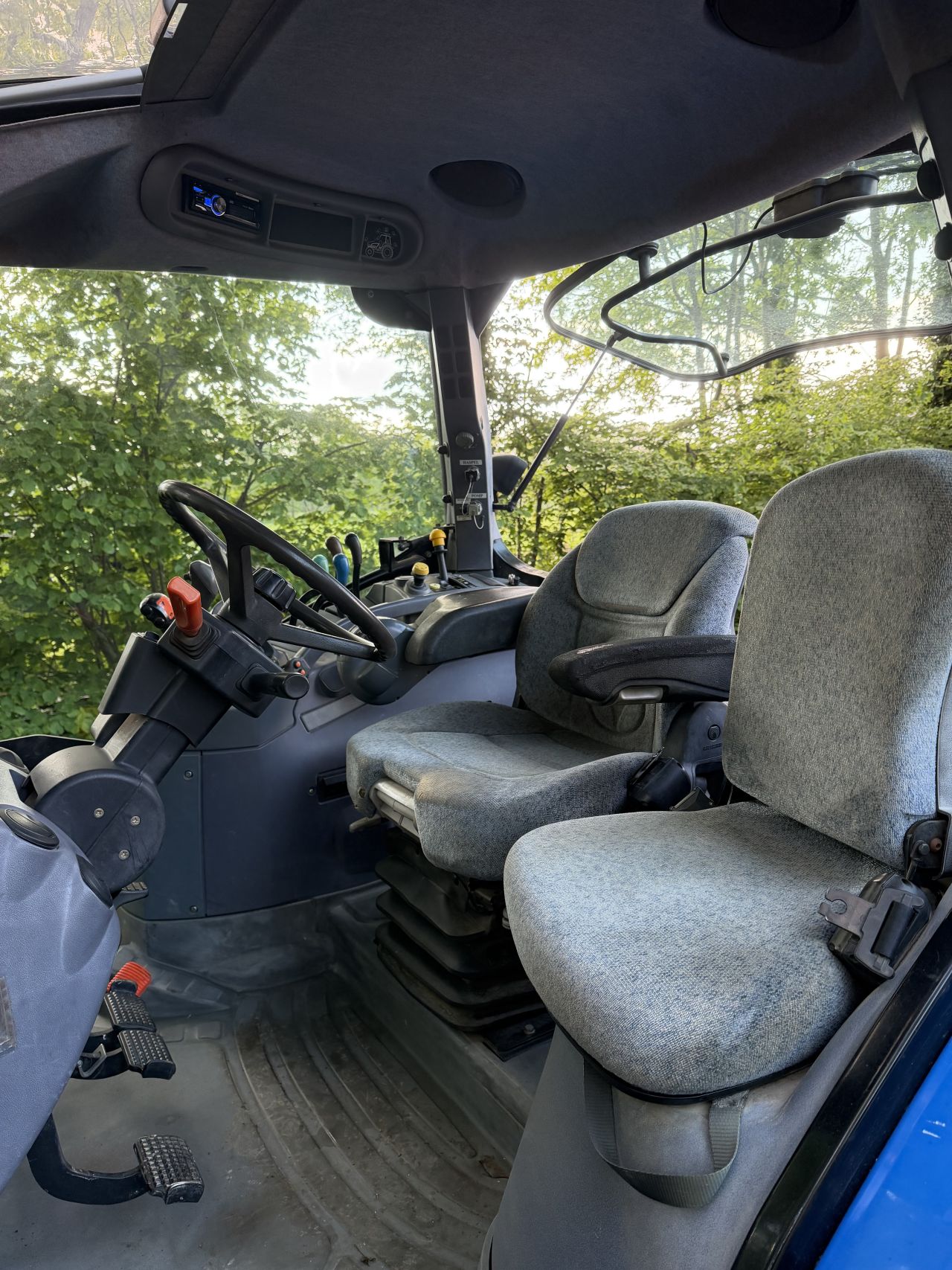 New Holland TS100A Plus