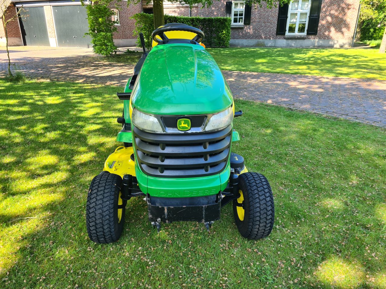 John deere X300R zitmaaier met opvangbak 2 cilinder kawasaki.
