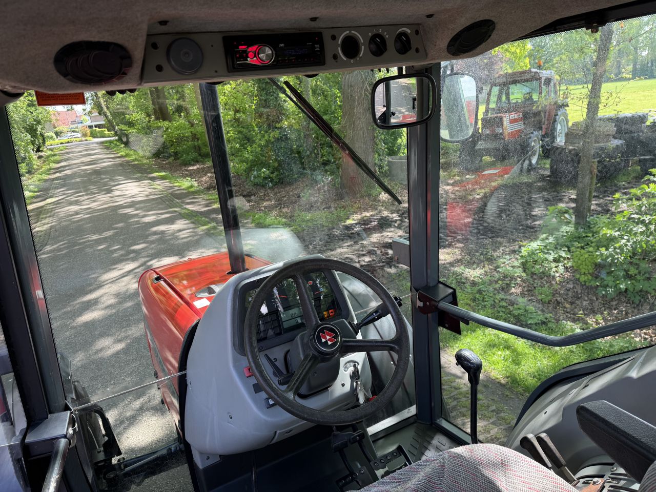 Massey Ferguson 4225