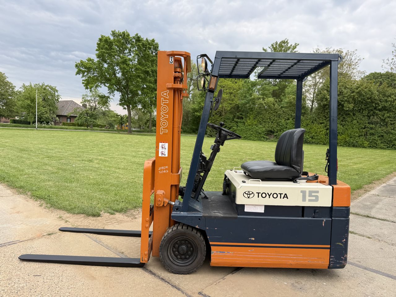 Nette Toyota 1.5 tonner elektrische heftruck + goede accu